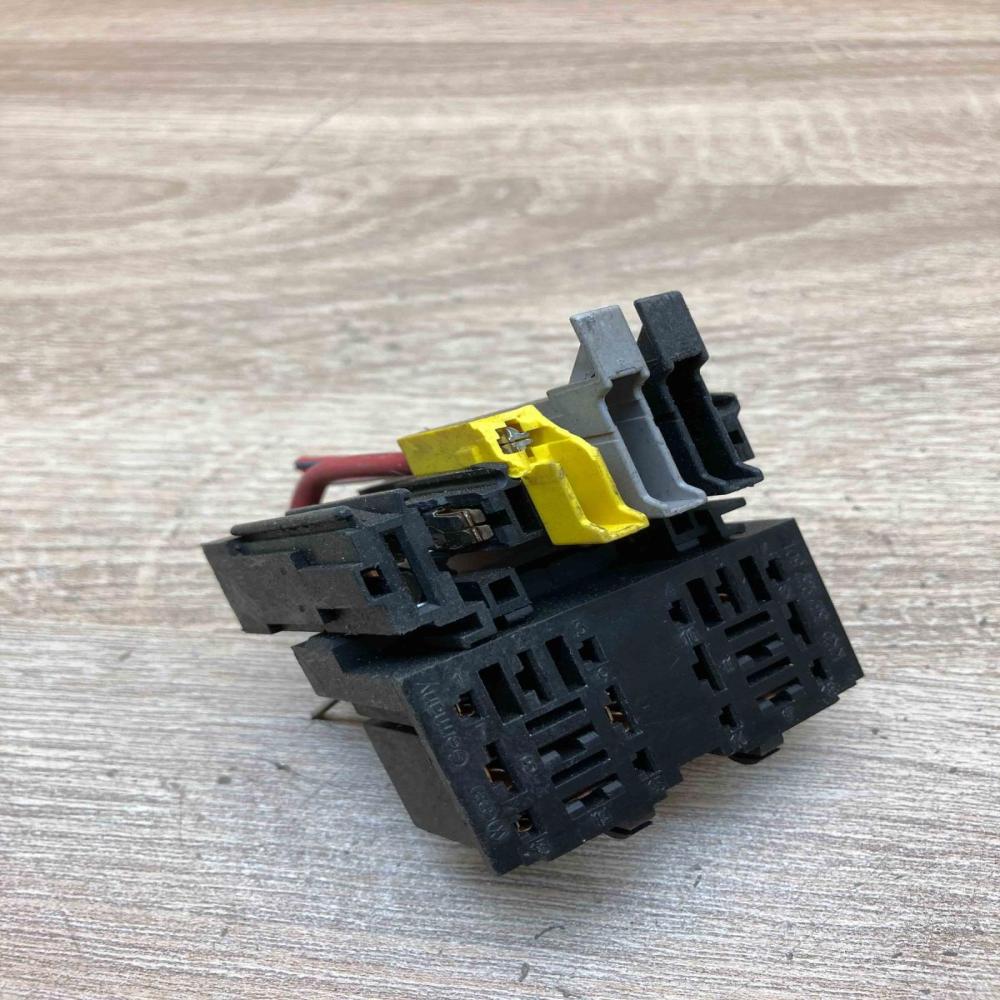 357937501   Other relay Volkswagen Golf III