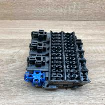 24311 0E000 7240 4047  Fuse module Nissan Terrano