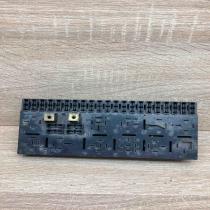 443941822A Main  Fuse box set Audi 80 90 S2 B4