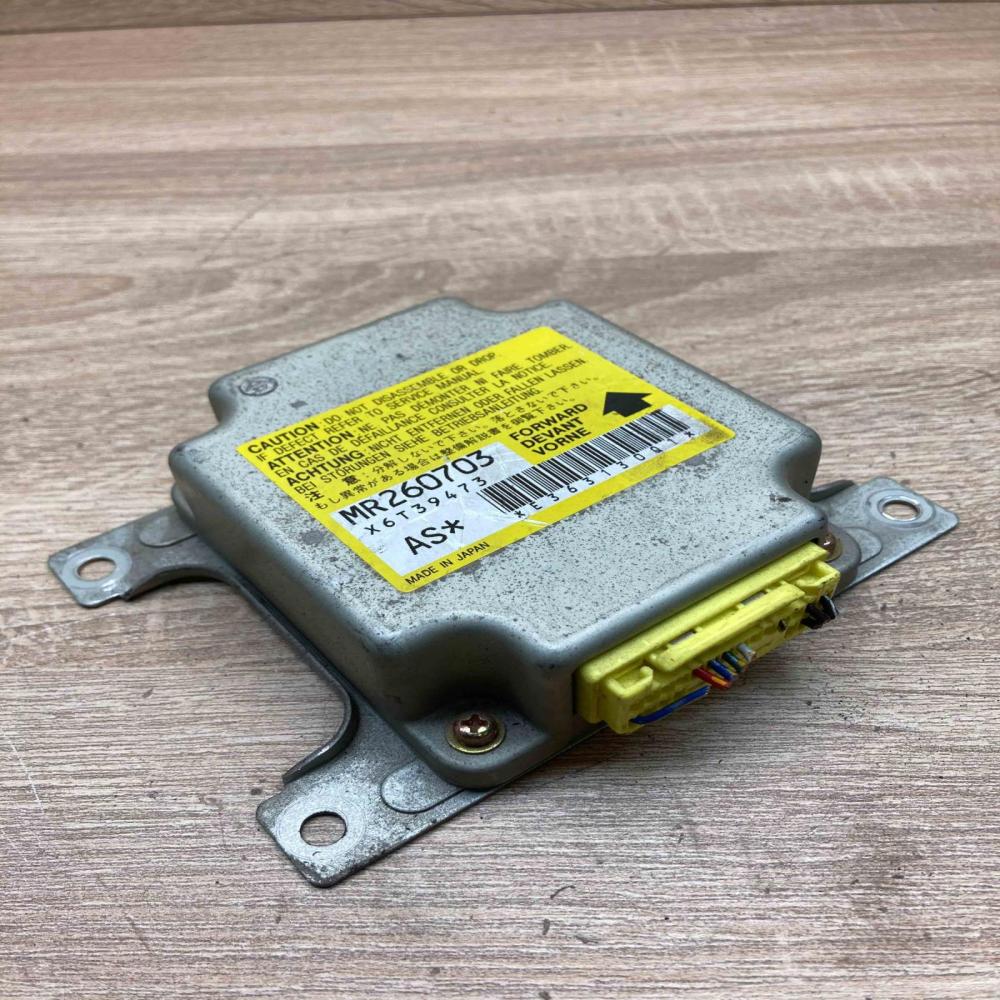 MR260703 X6T39473  Airbag control unit/module Mitsubishi Colt