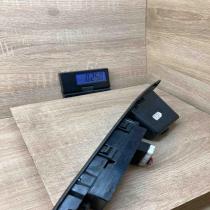 25401 AV620 80951 AV700  Electric window control switch Nissan Primera