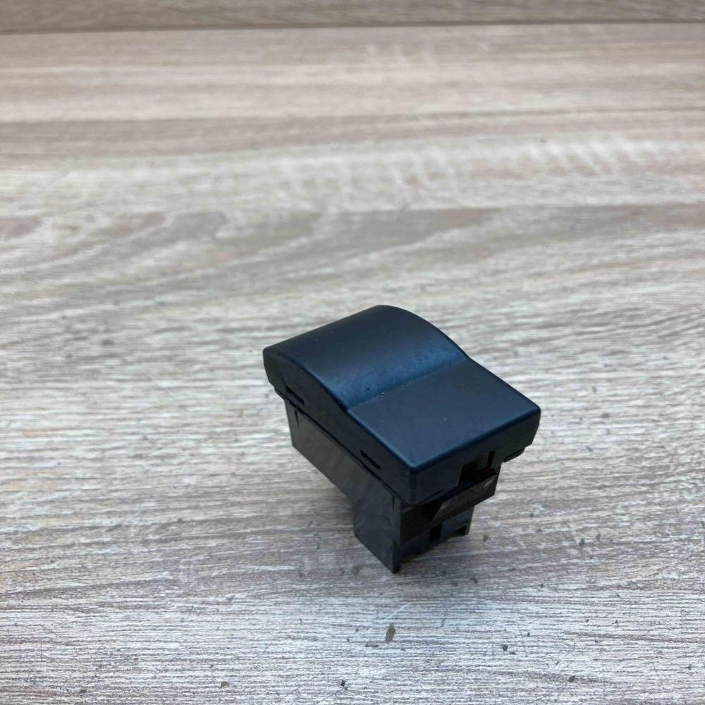 BP4K55225 03750390  Other switches/knobs/shifts Mazda 3 I