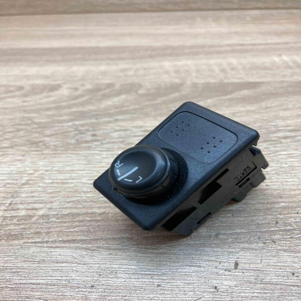 Nissan   Wing mirror switch Nissan Almera N16