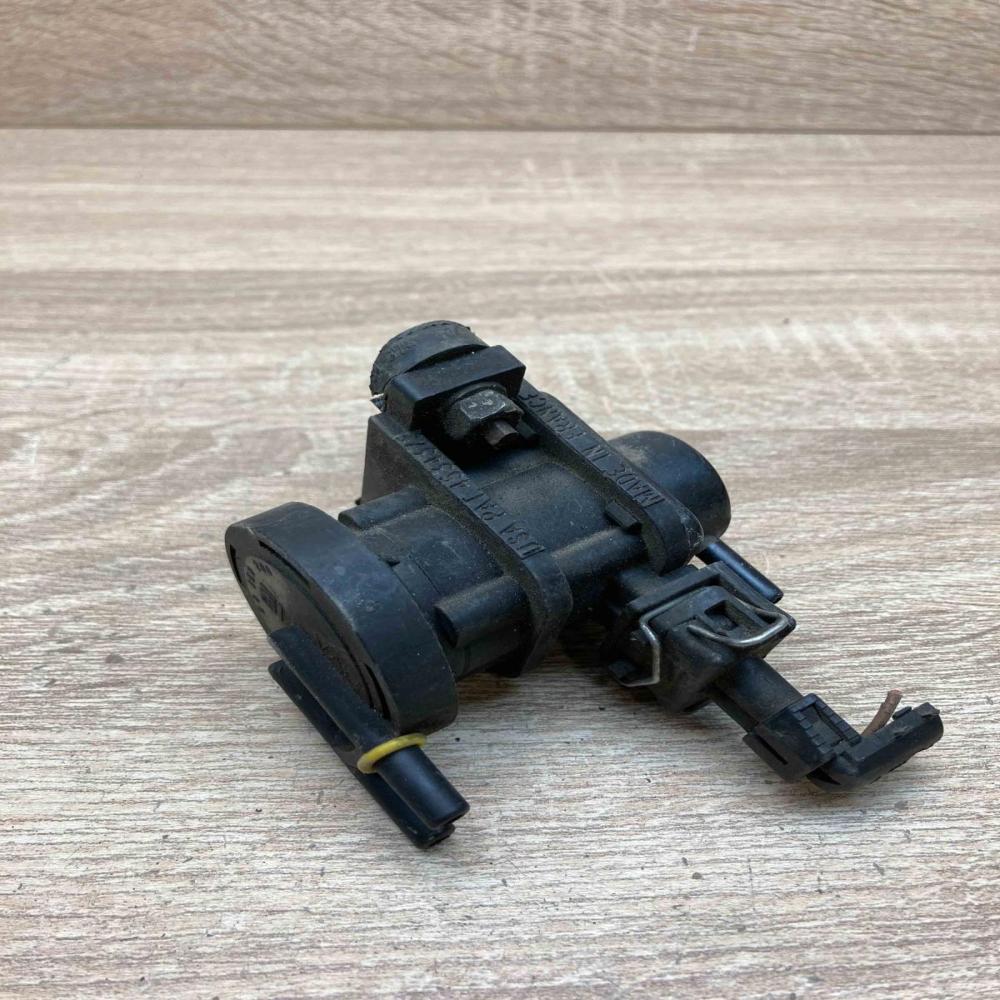 09158200   Turbo solenoid valve Opel Zafira A