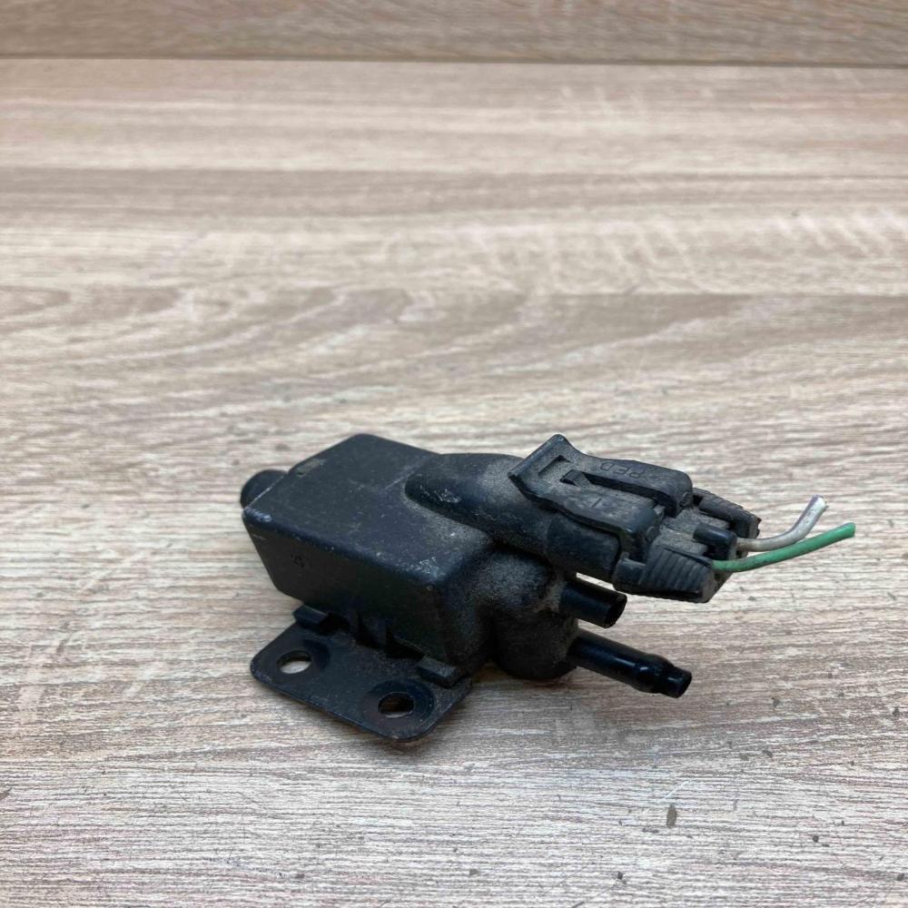 866305F 1079P1  Turbo solenoid valve Renault Scenic I