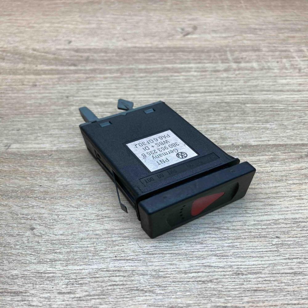 3B0953235B   Hazard light switch Volkswagen PASSAT B5