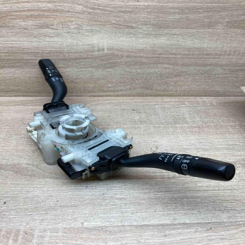 GJ5J 17D325  Wiper turn signal indicator stalk/switch Mazda 6