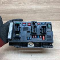 Citroen Peugeot Fuse Box   Fuse module Citroen C5