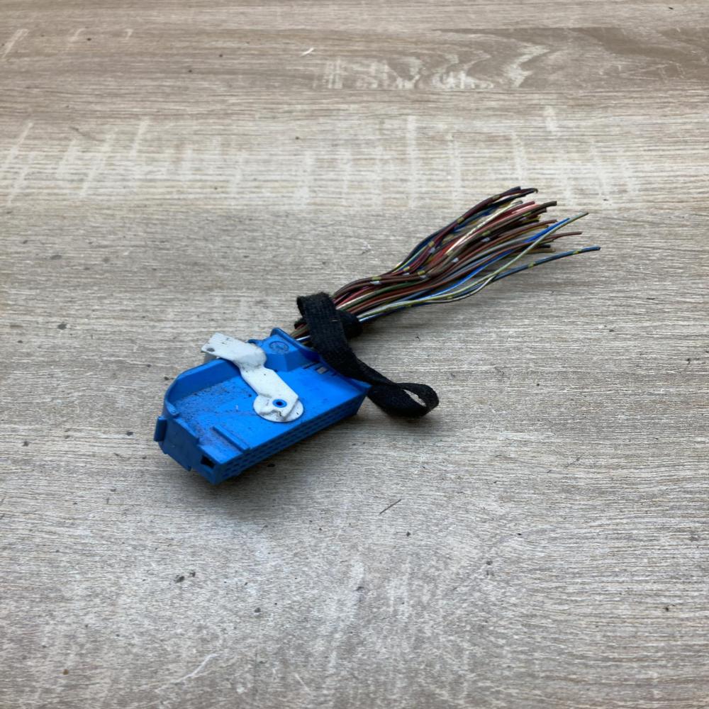 6920072   Plug wire BMW 5 F10 F11