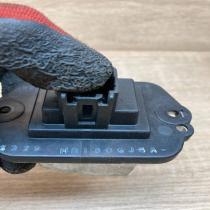 HB180GJ6A   Heater blower motor/fan resistor Mazda 2
