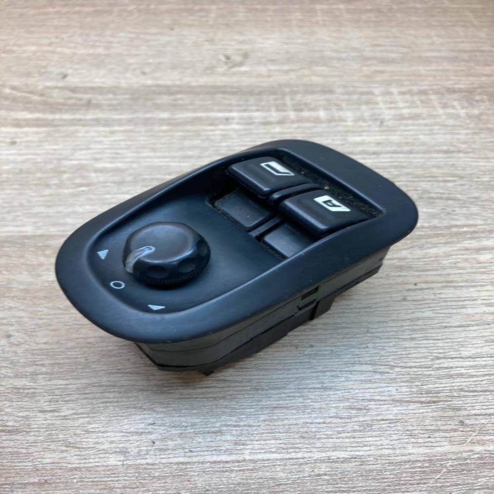 Peugeot Citroen Switch For Mirror And Window   Wing mirror switch Peugeot 206