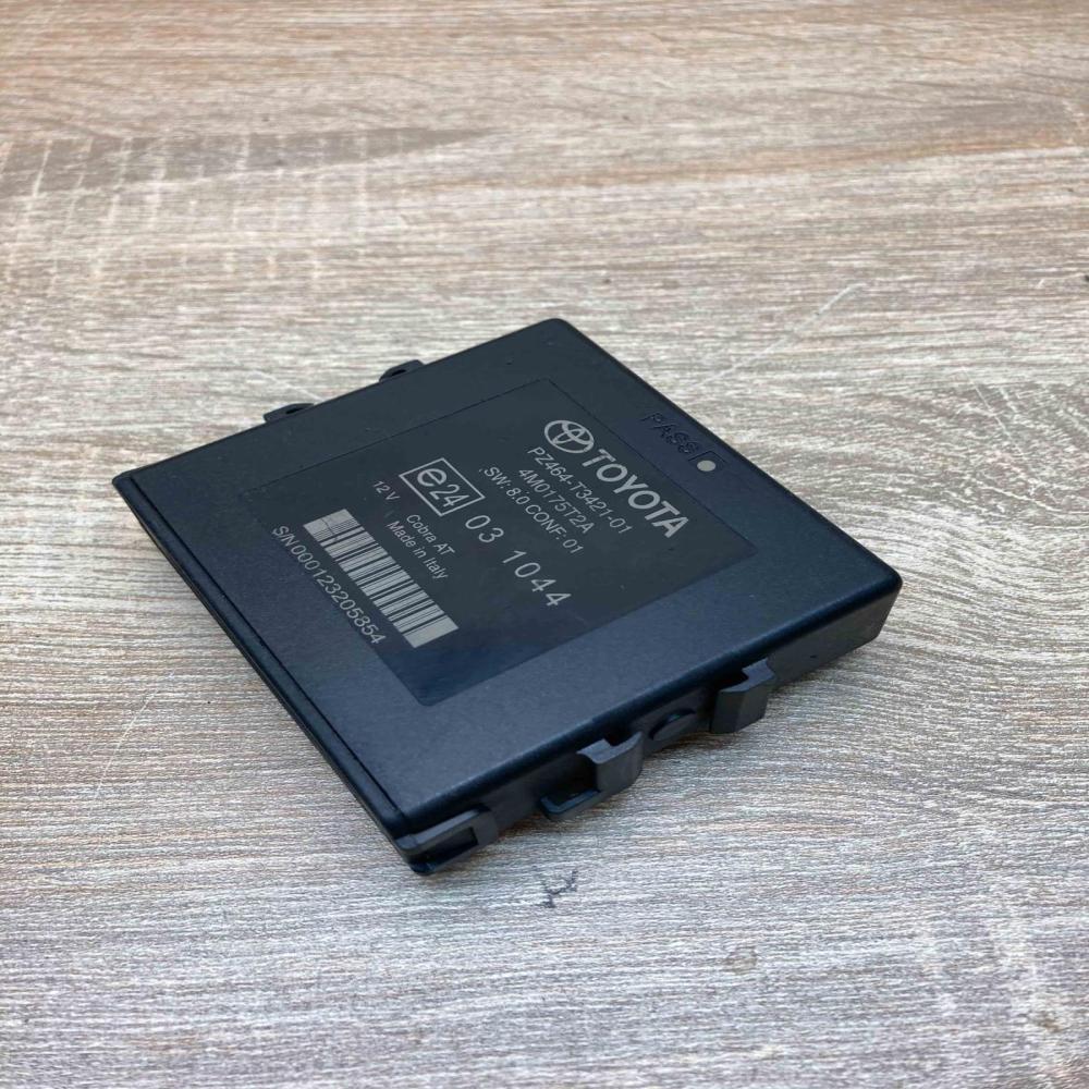 PZ464 T3421 01 4M0175T2A  Parking PDC control unit/module Toyota Avensis T270