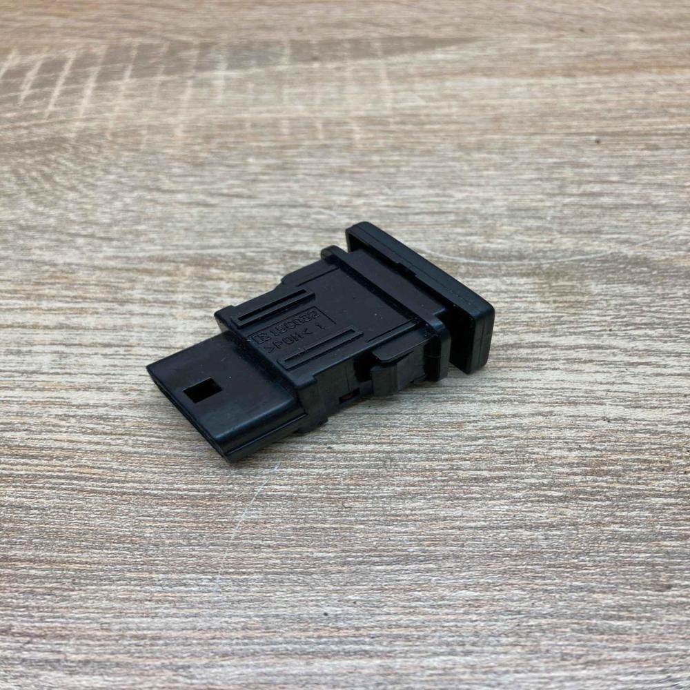 15C032   ESP (stability program) switch Toyota Auris 150