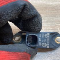 3C0907651   Airbag deployment crash/impact sensor Volkswagen Scirocco