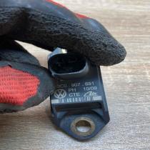 3C0907651   Airbag deployment crash/impact sensor Volkswagen Scirocco