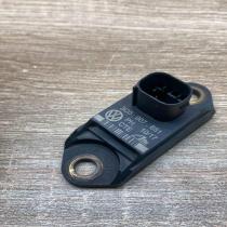 3C0907651   Airbag deployment crash/impact sensor Volkswagen Scirocco