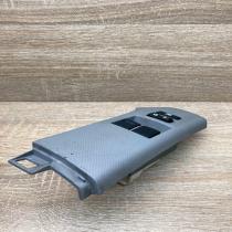 74232 0D110   Electric window control switch Toyota Yaris