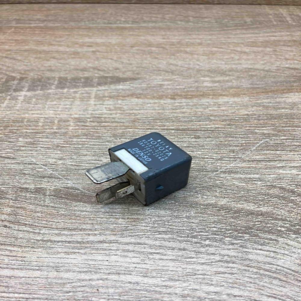 90987 02025 156700 2540  Other relay Toyota Avensis T250