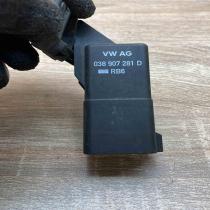 038907281D 0281003038  Glow plug pre-heat relay Skoda Fabia Mk2 (5J)