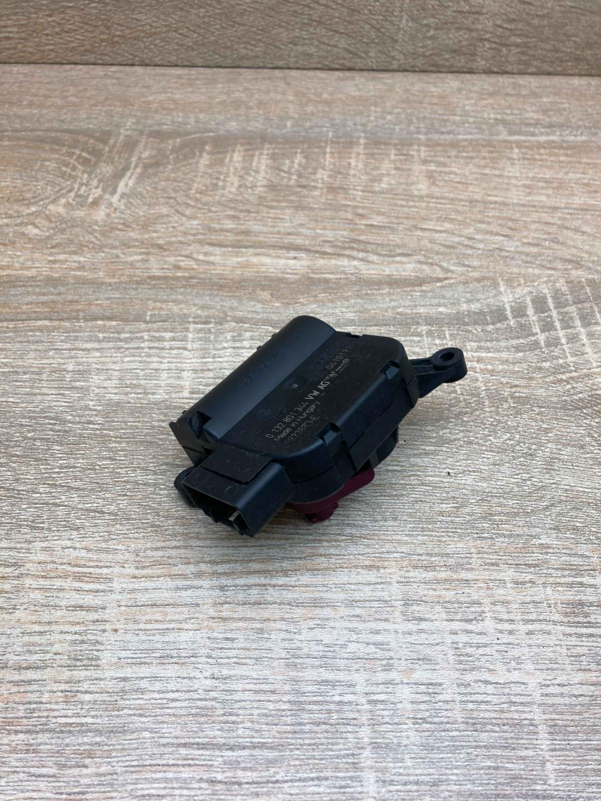 1K2907511E 0132801344  Air flap motor/actuator Seat Alhambra (Mk2)