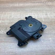 063700 7440   Air flap motor/actuator Toyota Corolla Verso E121