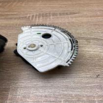 113800 2800  With Plug Air flap motor/actuator Toyota Avensis T270