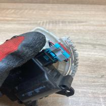 113800 2800  With Plug Air flap motor/actuator Toyota Avensis T270