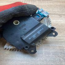 113800 2800  With Plug Air flap motor/actuator Toyota Avensis T270