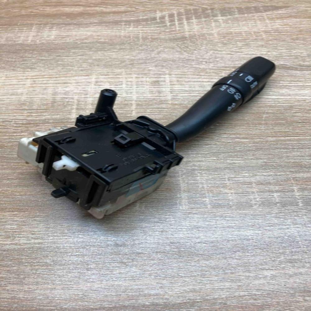 173650 17F224  Indicator stalk Toyota Avensis Verso