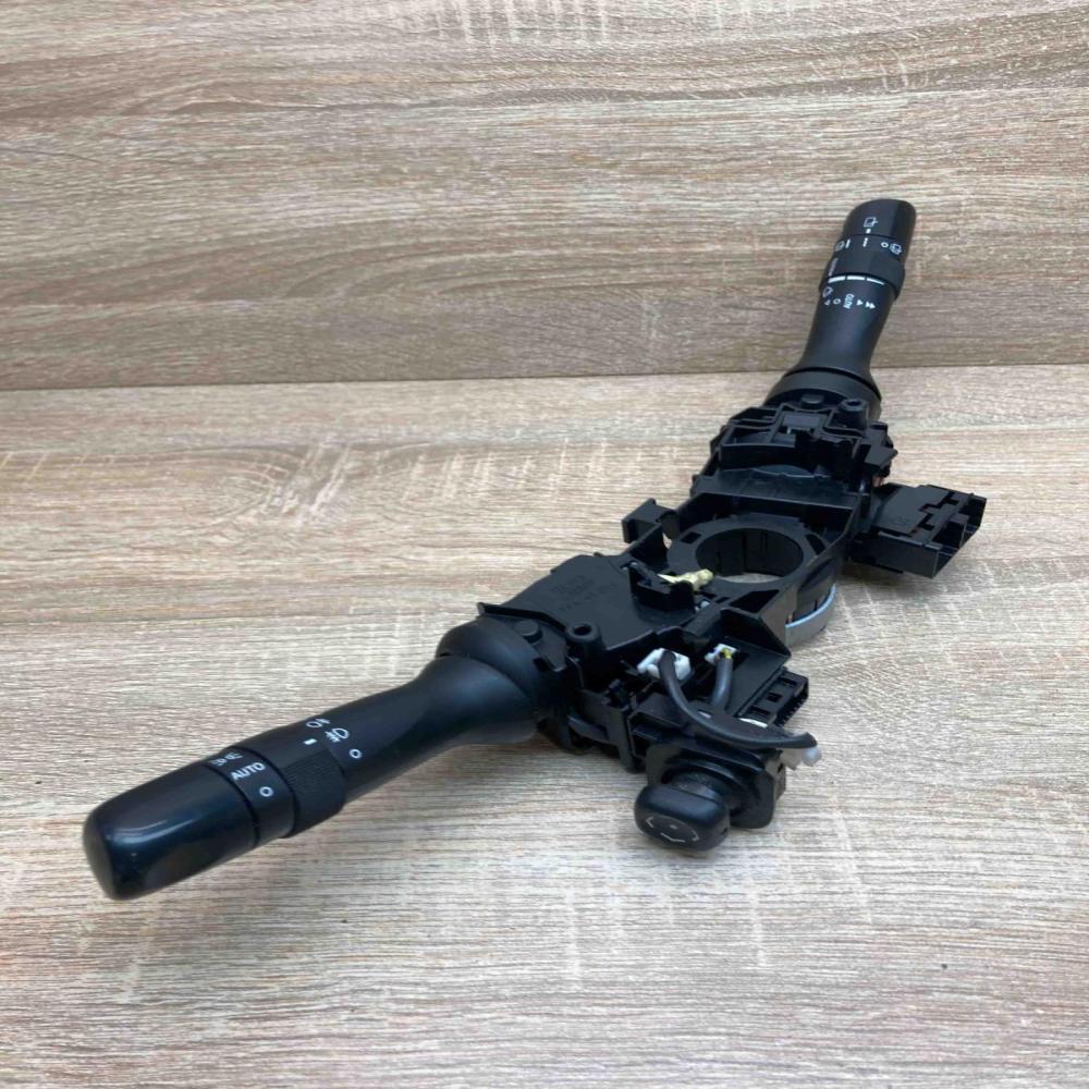 05180 17F423 17F144  Wiper turn signal indicator stalk/switch Toyota Avensis T27