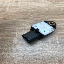 89831 05040   Airbag deployment crash/impact sensor Toyota Avensis T270