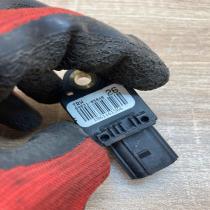 89831 05040   Airbag deployment crash/impact sensor Toyota Avensis T270