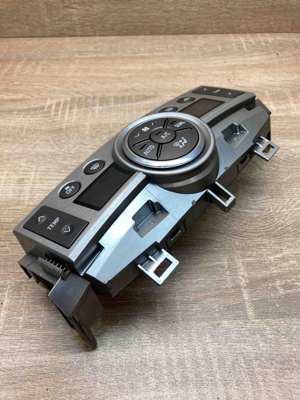 55900 0F091   Climate control unit Toyota Verso