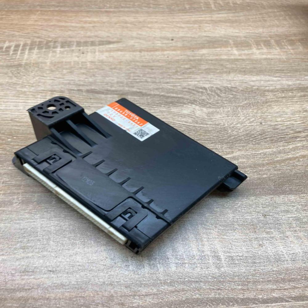 88650 47062 177700 6681  Air conditioner control unit module Toyota Prius (XW30)