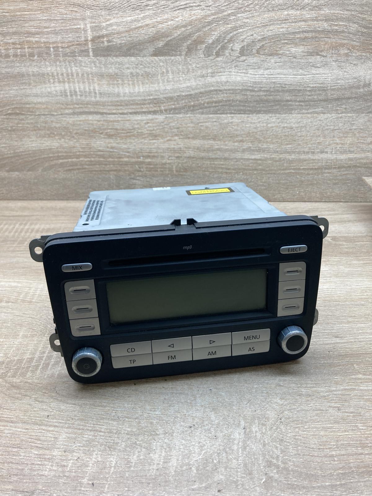 1K0035186AD   Radio/CD/DVD/GPS head unit Volkswagen PASSAT B6