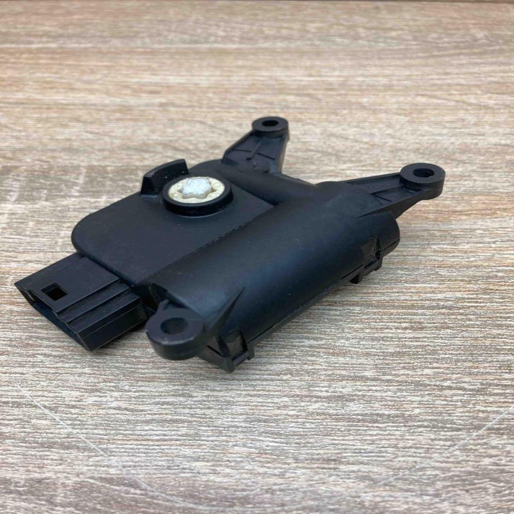 0132801363 116880 2872  Air flap motor/actuator Volkswagen PASSAT B6