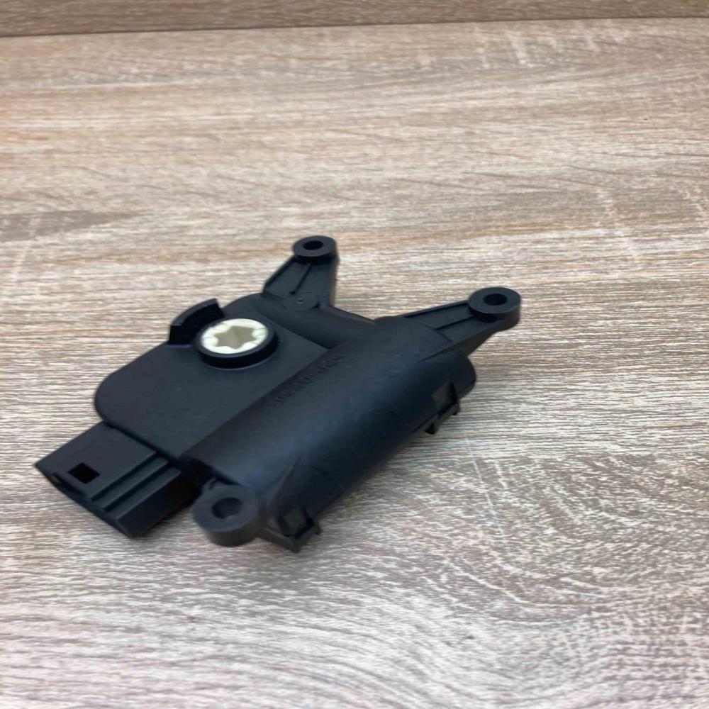 3C0907511A 0132801362  Air flap motor/actuator Volkswagen PASSAT B6