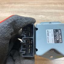 87165 47020  12V Coolant fan relay Toyota Prius (XW20)