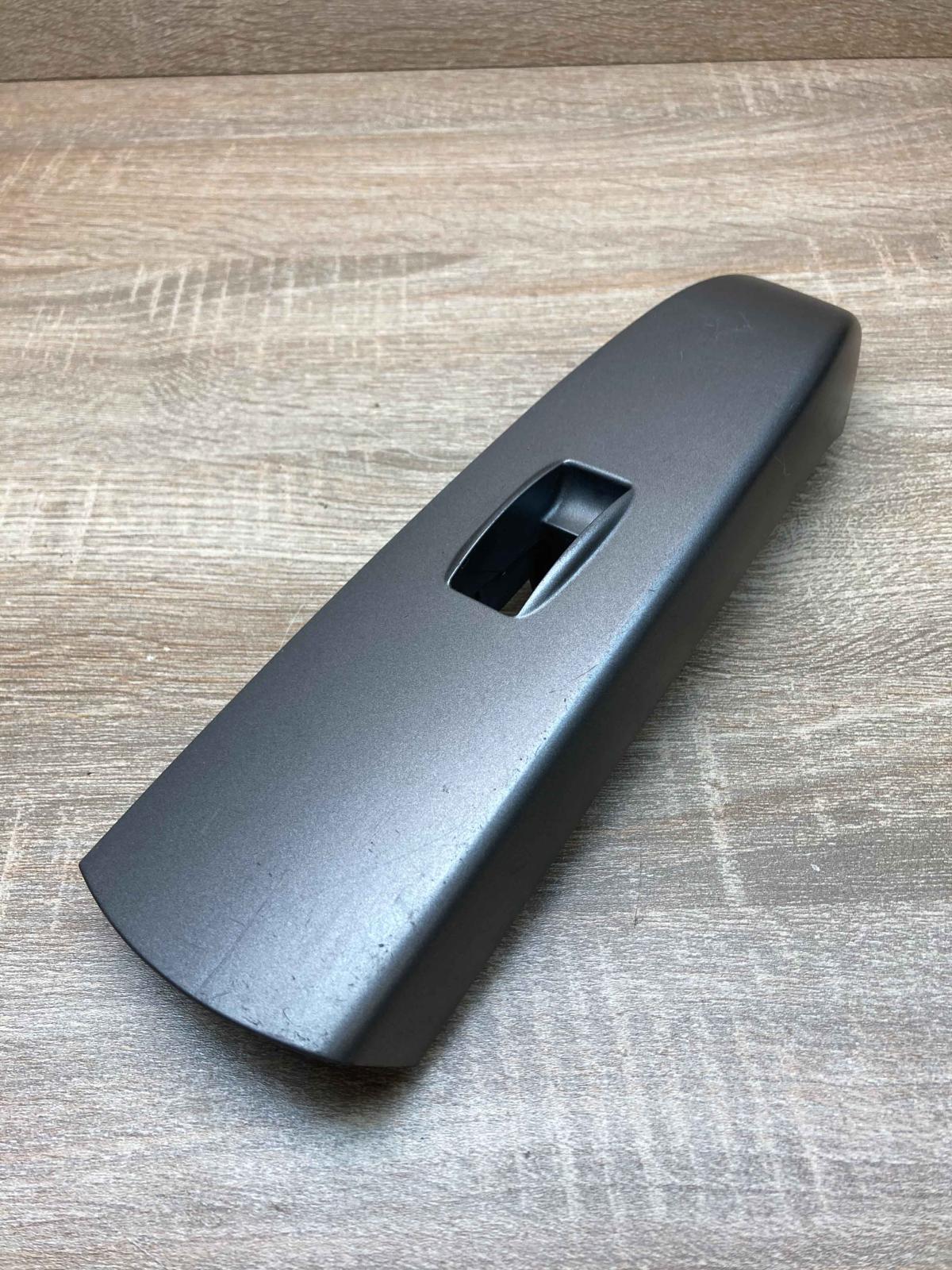 74272 47050   Electric window control switch Toyota Prius (XW20)