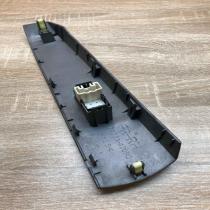 74231 47080   Electric window control switch Toyota Prius (XW20)