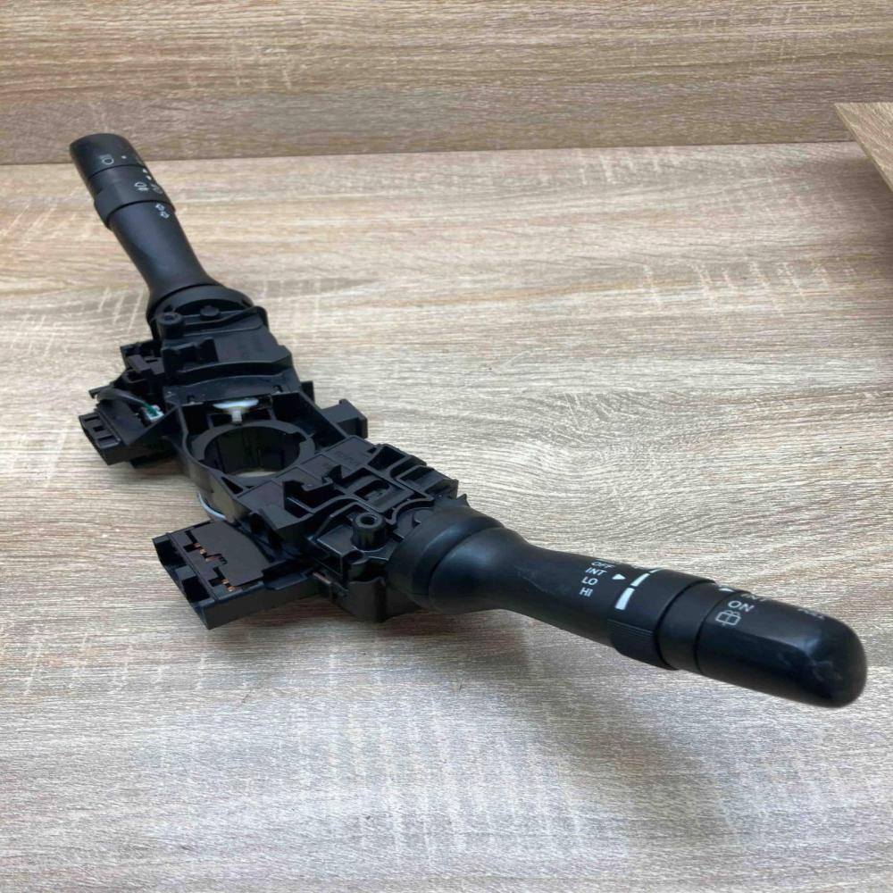 47090 173891 173832  Wiper turn signal indicator stalk/switch Toyota Prius (XW20