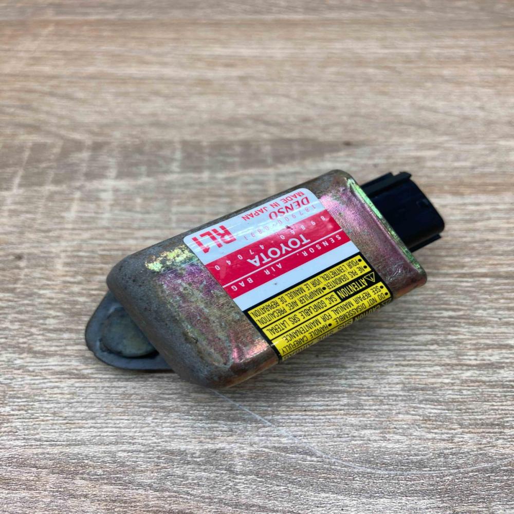 89860 47040 187900 0891 RL1 Airbag deployment crash/impact sensor Toyota Prius (