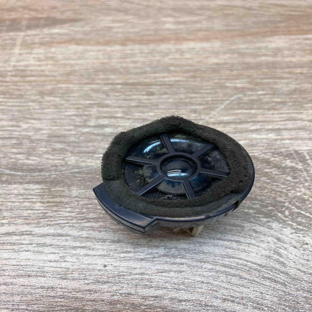 86160 68010   Front door speaker Toyota Prius (XW20)