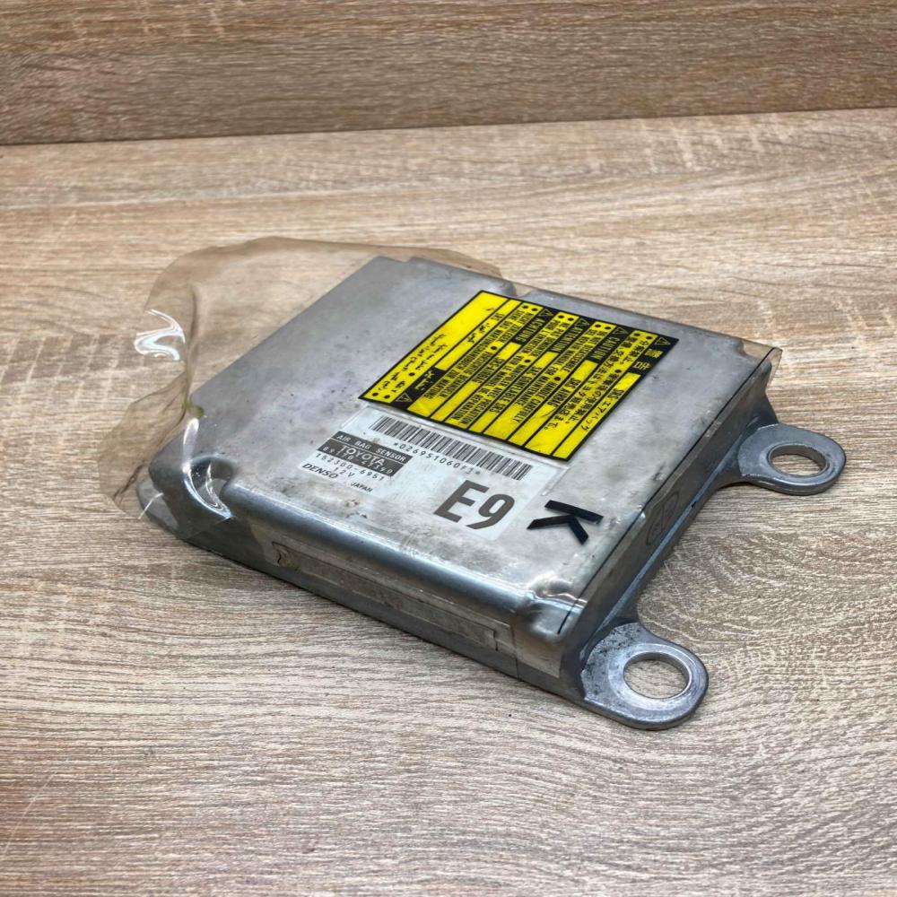 89170 47390 152300 6951 E9 Airbag control unit/module Toyota Prius (XW20)
