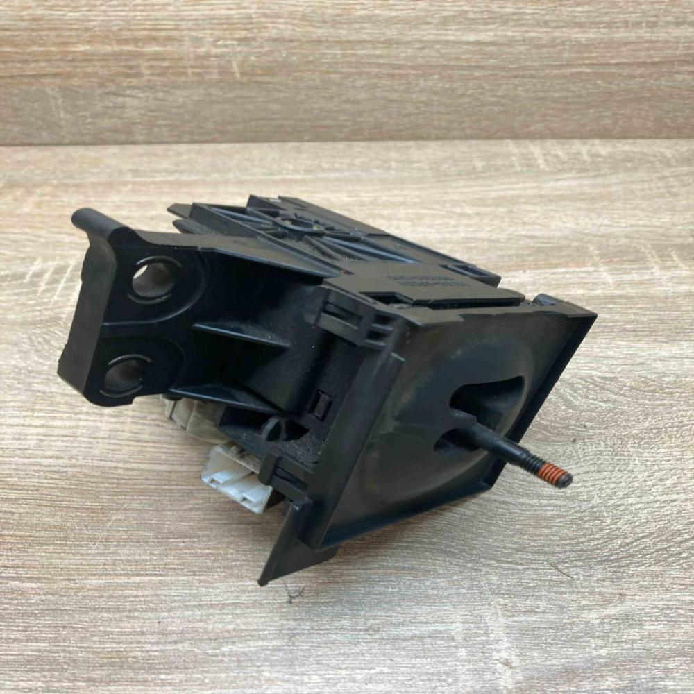 75C583  LHD Gear shifter/selector Toyota Prius (XW30)