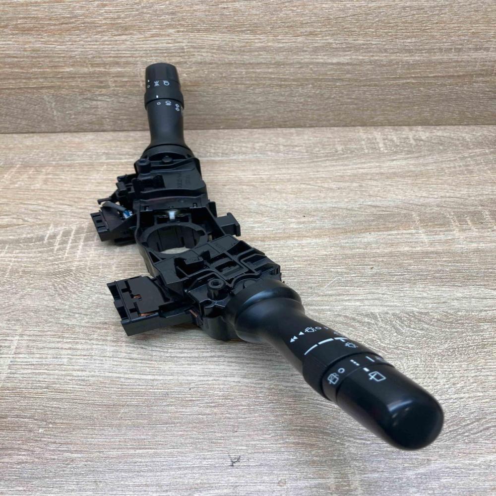 42091 17F592 17F100  Wiper turn signal indicator stalk/switch Toyota Avensis T25