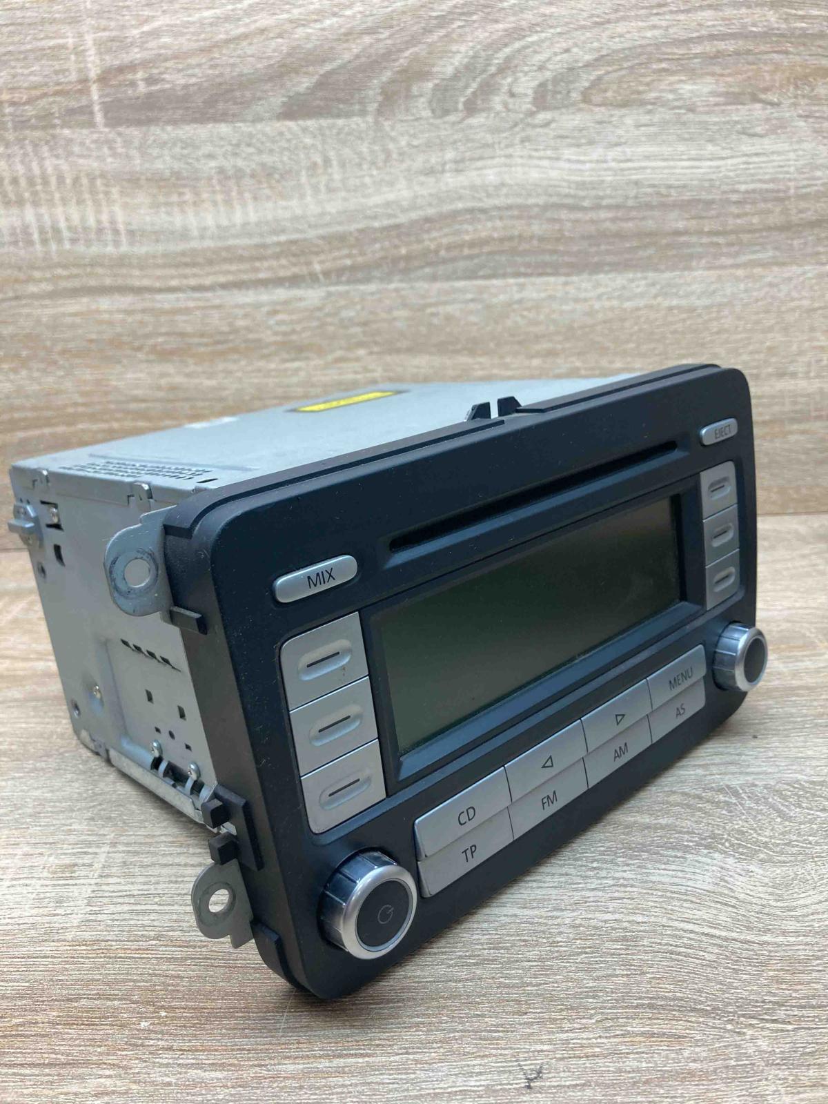 1K0035186T   Radio/CD/DVD/GPS head unit Volkswagen PASSAT B6