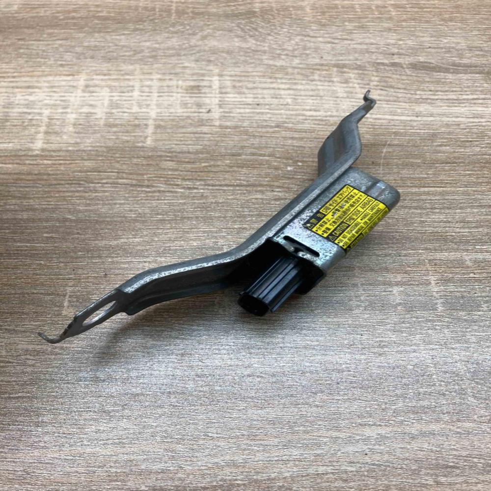 89833 47030 187900 0912 R4 Airbag deployment crash/impact sensor Toyota Prius (X