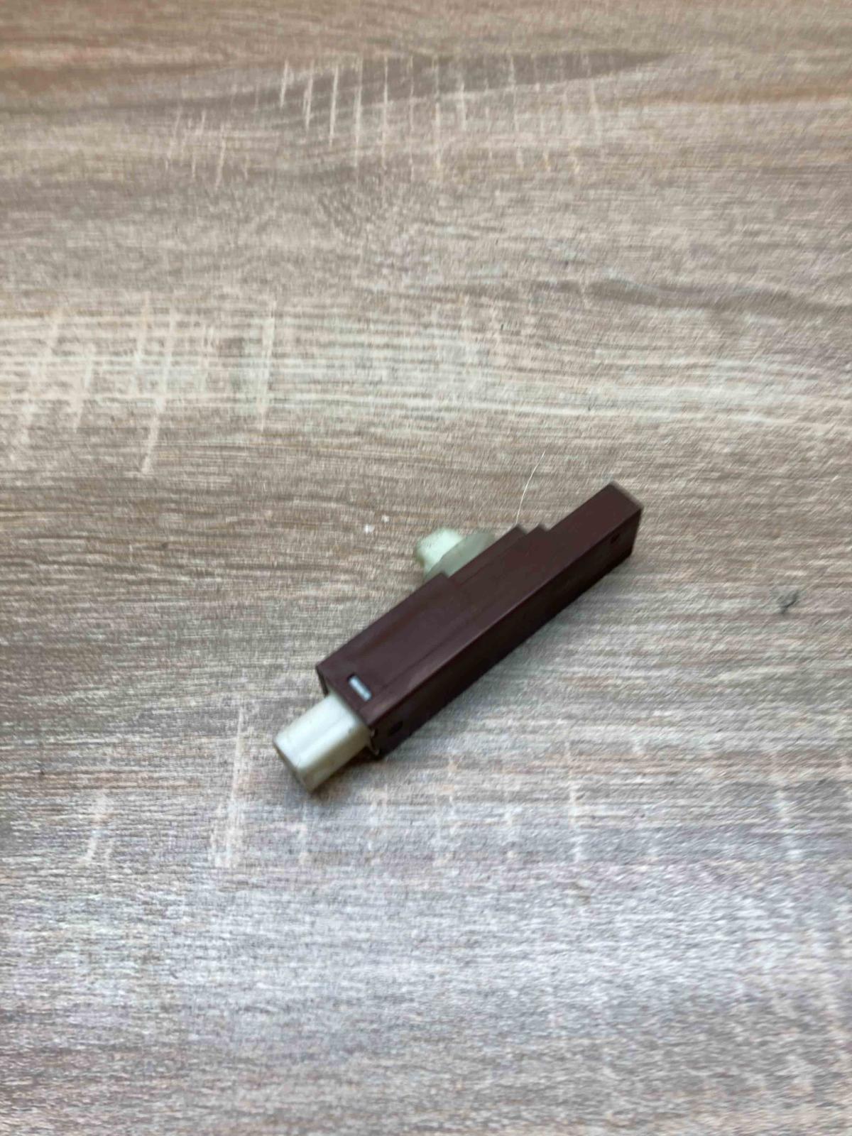 K17131   Keyless system antenna Toyota Prius (XW30)