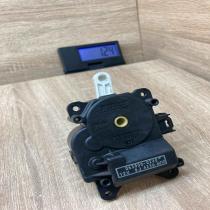063800 0240 12V8J4230  Air flap motor/actuator Toyota Prius (XW20)
